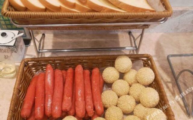 Vienna 3 Best Hotel (Luoyang Mengjin Huimeng Avenue)