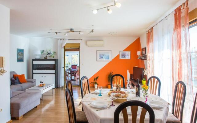 Mira Holiday Home