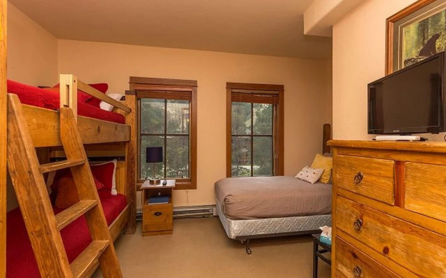 Oro Grande by Summit County Mountain Retreats