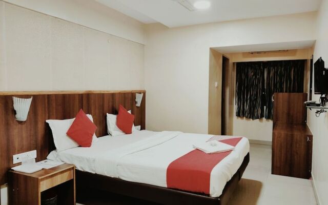 Hotel Vashi Inn