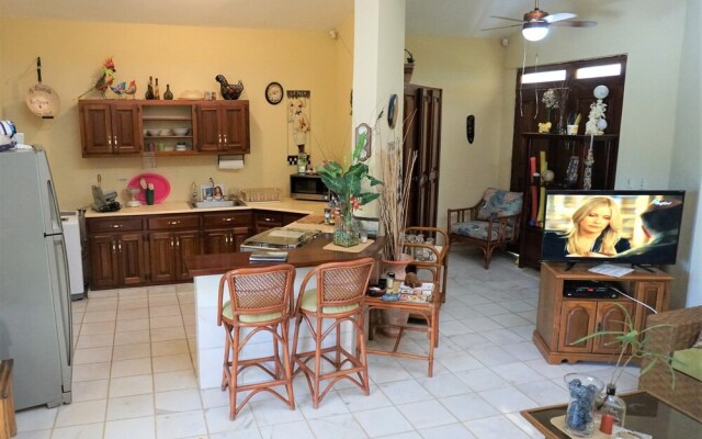 2 Bedroom 'Bird Watching Vacation' Villa