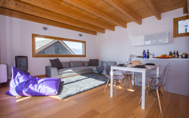 Riva Bellano Camelia 1