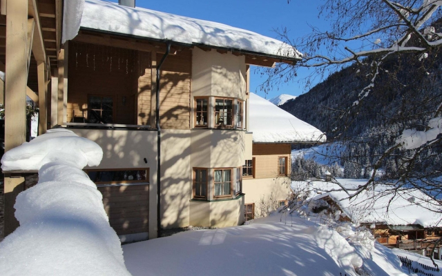 Lovely Chalet With Sauna, Ski Storage, Heating, Carport
