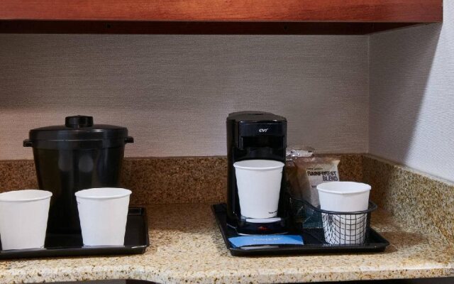 Fairfield Inn & Suites by Marriott Detroit Livonia