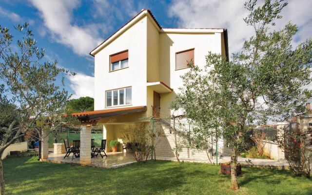 Amazing Home in Pula With Wifi and 2 Bedrooms