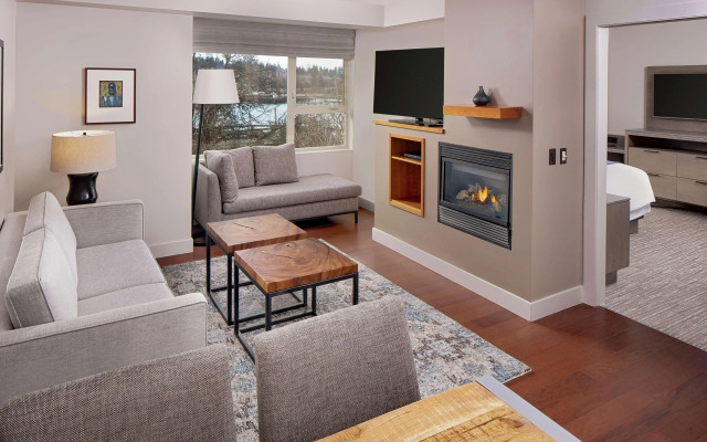 Chrysalis Inn & Spa Bellingham, Curio Collection by Hilton