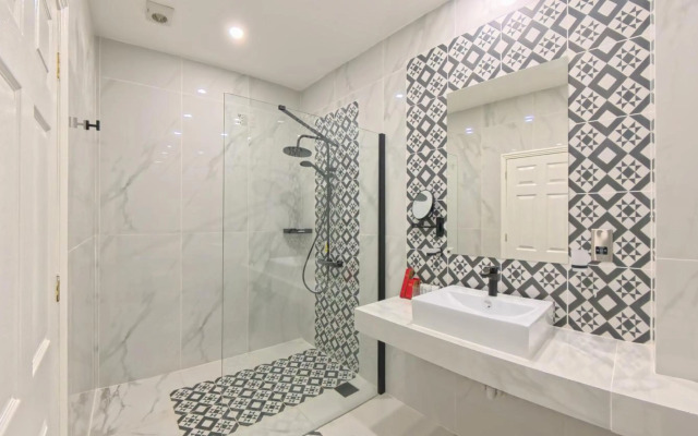 Muthu Fort William Hotel