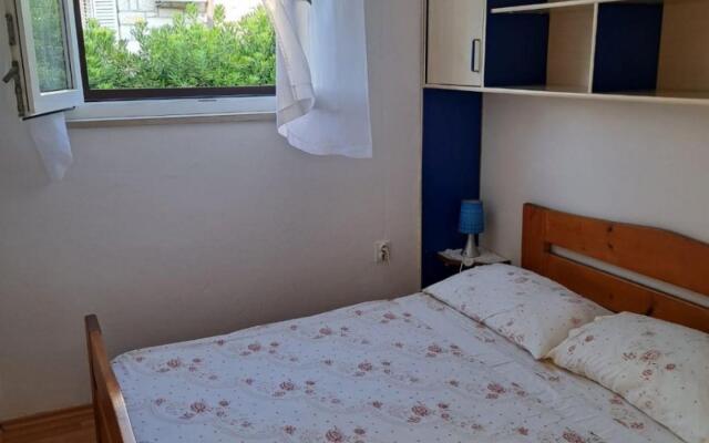 Jela - 50 m from pebble beach - A1(4+1)