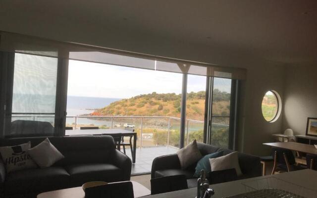 Penneshaw Oceanview Apartments
