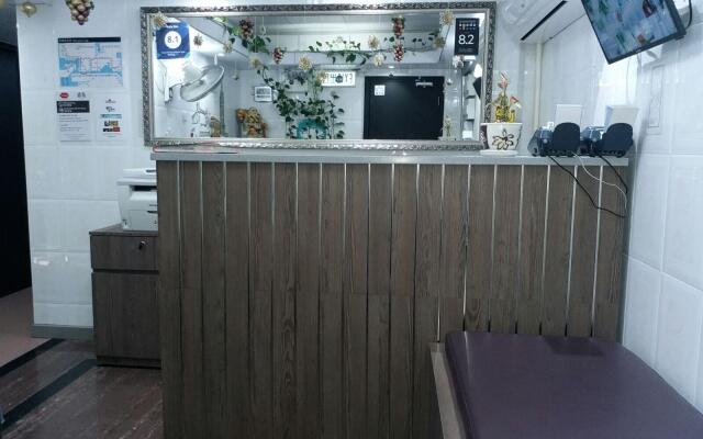 Tom's Guest House
