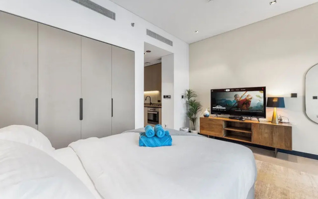 Waves - Fully Equipped Studio for a Perf