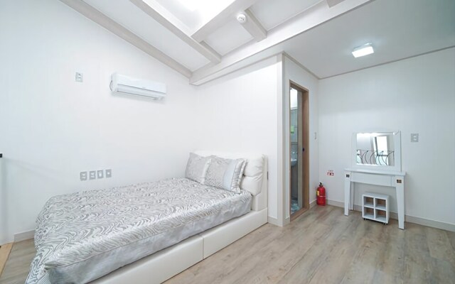 Yeongdeok Etermo Pension