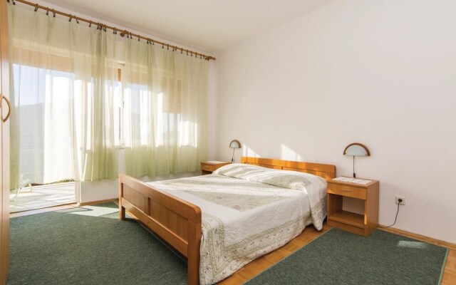 Amazing Apartment in Pakostane With 4 Bedrooms and Wifi