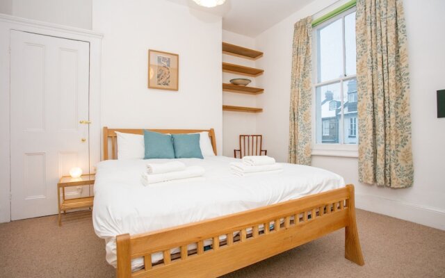 3 Bedroom Flat In Highbury