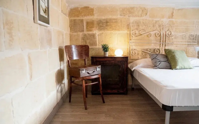 A pet Friendly Farmhouse With a Rooftop Pool