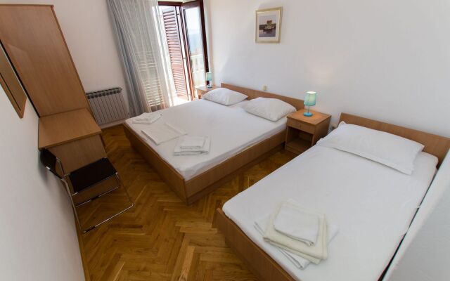 Apartment Prgo - spacious with view & parking: A1  2.kat Makarska, Riviera Makarska