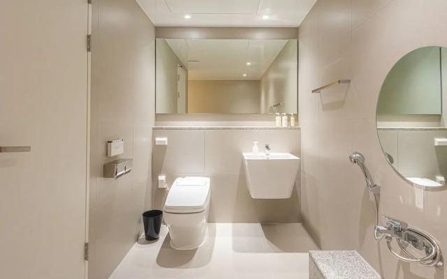 Asherah Villard Aqua Business Hotel