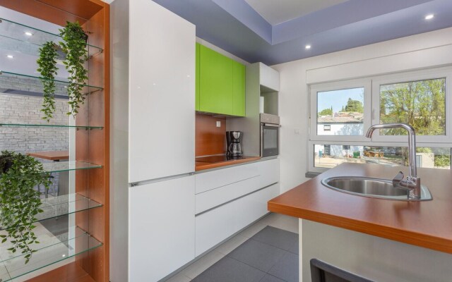 Amazing Apartment in Njivice With Wifi and 3 Bedrooms