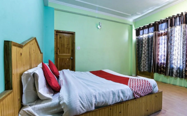 OYO 24873 Hotel Rama Palace