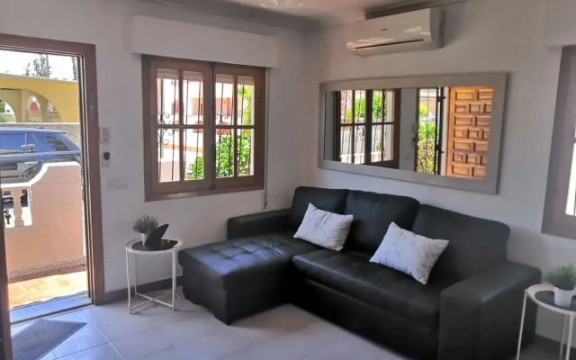 Modern Refurbished Bungalow, Communial Poolwifi