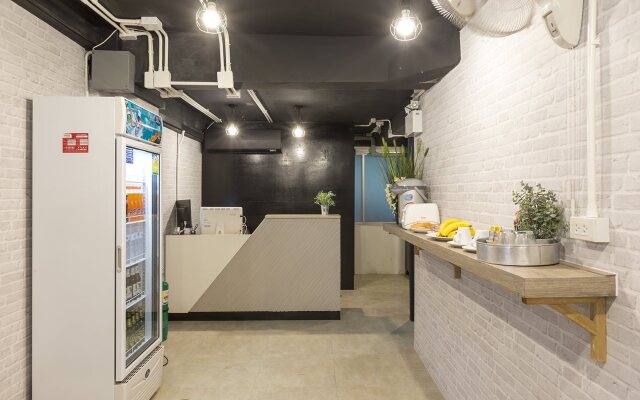 Fun Hostel Phuket Patong - Adults Only