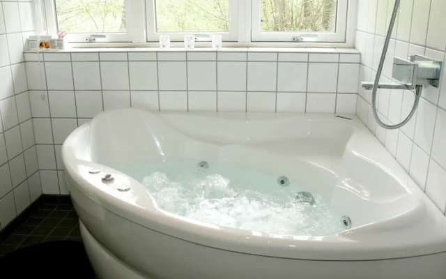 10 Person Holiday Home in Aakirkeby