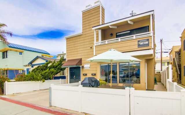 Beach Style 1 - 4 Br Townhouse