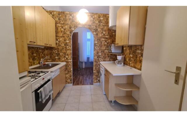 Cheerful 2BR Apartment - suitable for Longstays