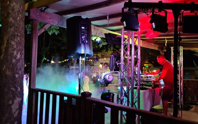 Marina Hotel Club