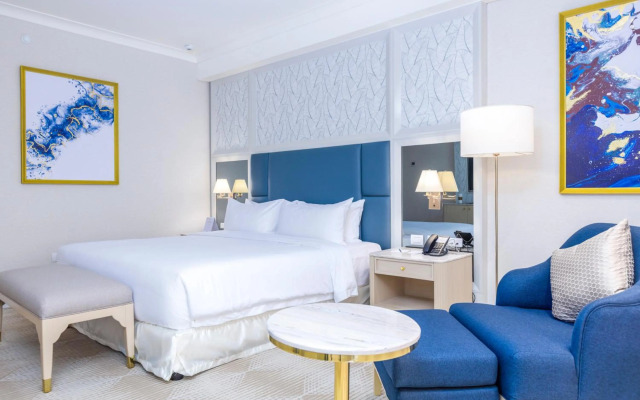 Royce Hotel & Casino