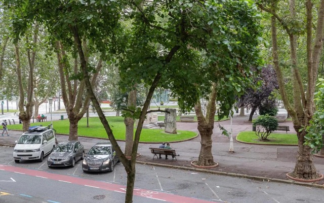 Park view beautiful apartment Bilbao