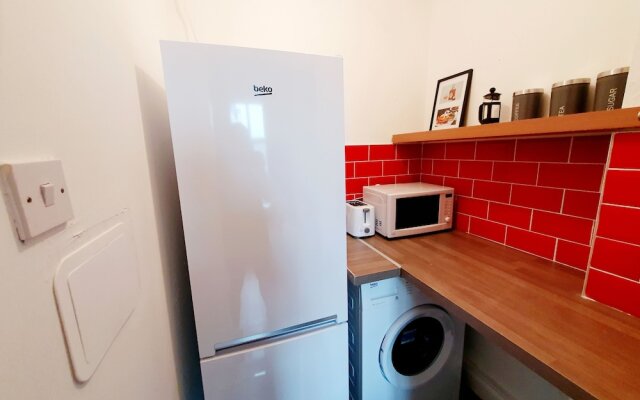 Klass Living - Station Apartment