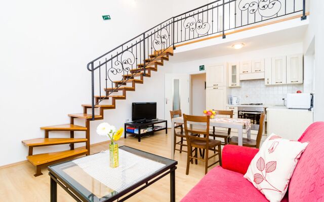 Nikola Apartments