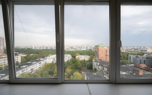 Пять Звезд на Ленина 68