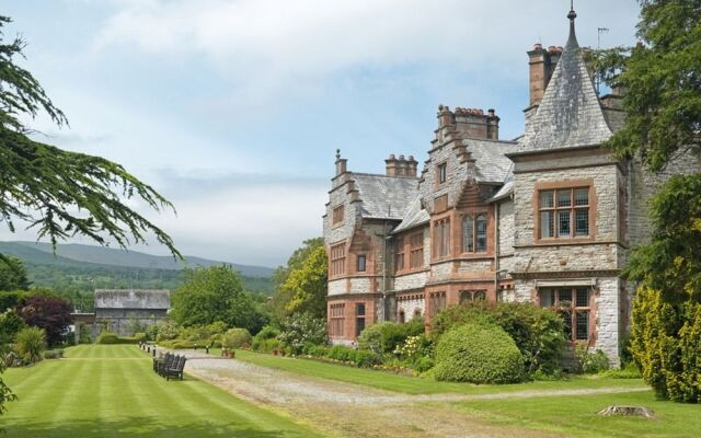 Caer Rhun Hall Hotel