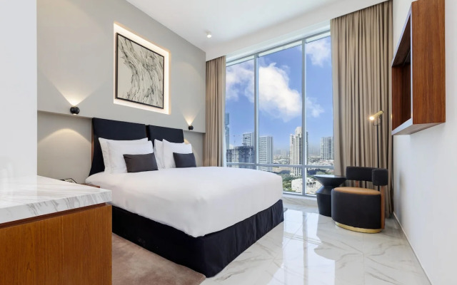 Отель Holiday Inn Dubai Village Circle