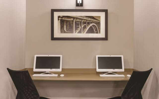 Country Inn & Suites by Radisson, RJ Stadium - Tampa Airport East