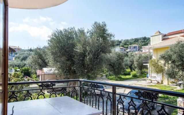 Paradise Bar Luxury Apartments