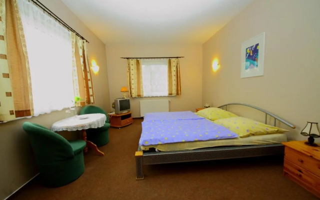 Restaurant & Hostel "Broadway"