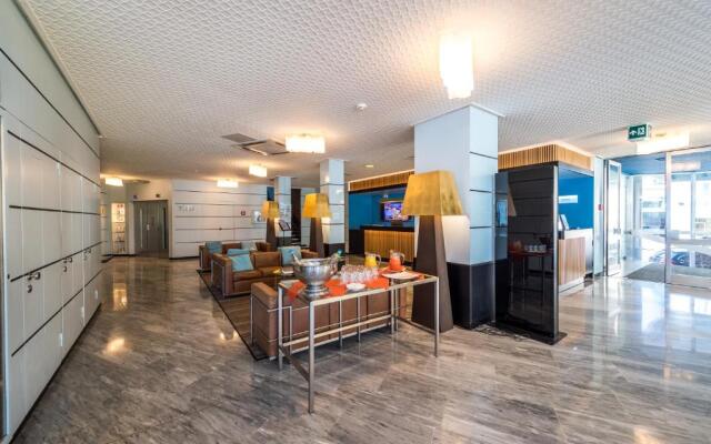 Hotel Mona