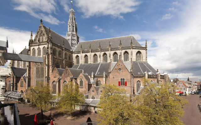 Ambassador City Centre Hotel