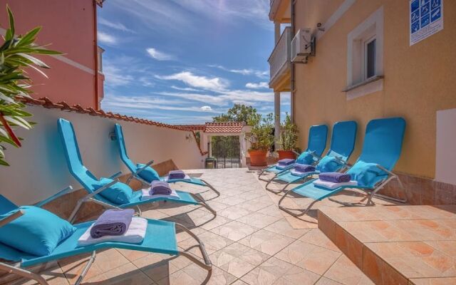 Apartment in Dramalj With Swimming Pool