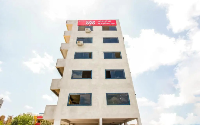 R Square Inn by OYO Rooms