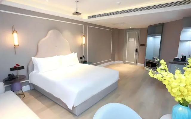 Mercure Wuhan Yangluo