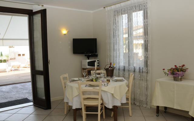 Bs-i633-viem71a1 - Arcimboldo House 2 2