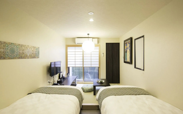 Gion Hanna STAY