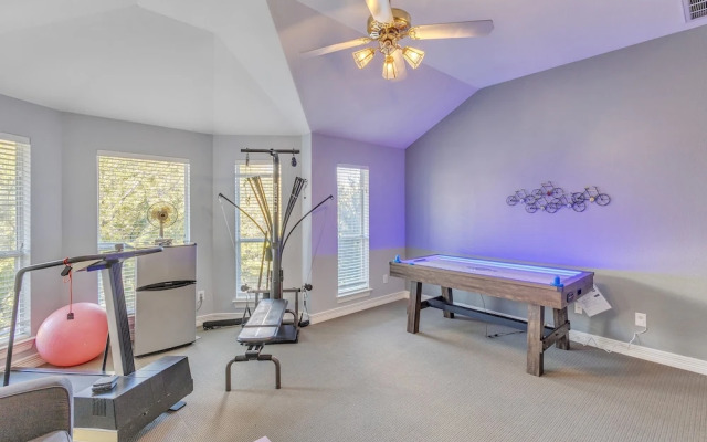 Spacious Urban Uptown Retreat 3 Bedroom Townhouse