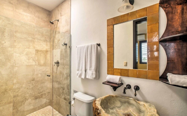 Oceanfront Isla Mujeres Estate w/ Infinity Pool!