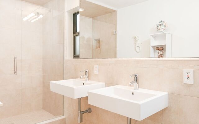 2925 Pierpont Blvd Home