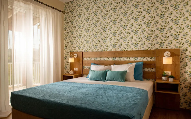 Diogenis House